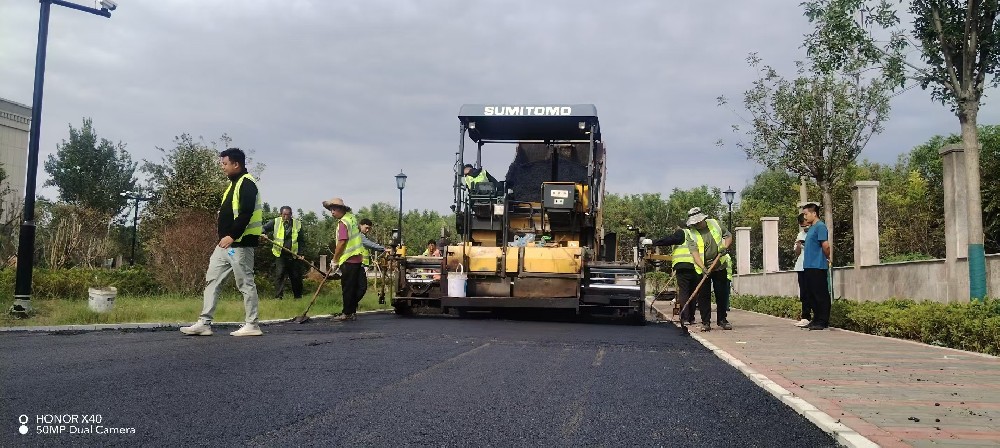 鄭州瀝青路面壓實度影響因素分析