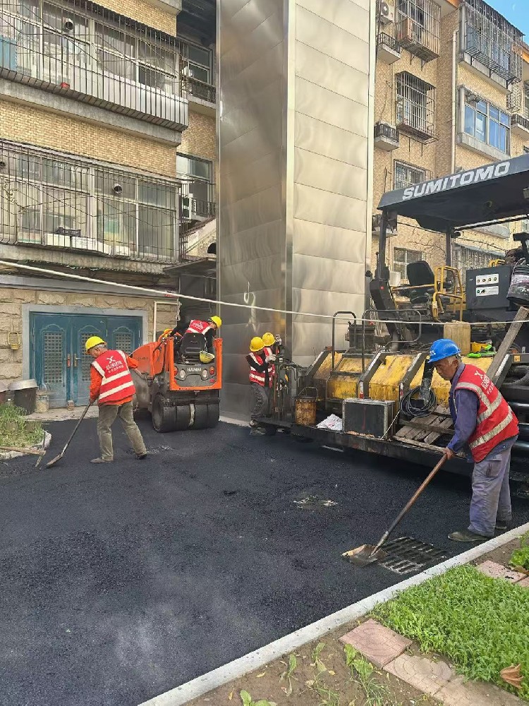 鄭州瀝青攪拌站，是道路建設(shè)領(lǐng)域的中流砥柱。